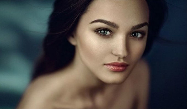 Секреты макияжа: как сделать глаза визуально больше