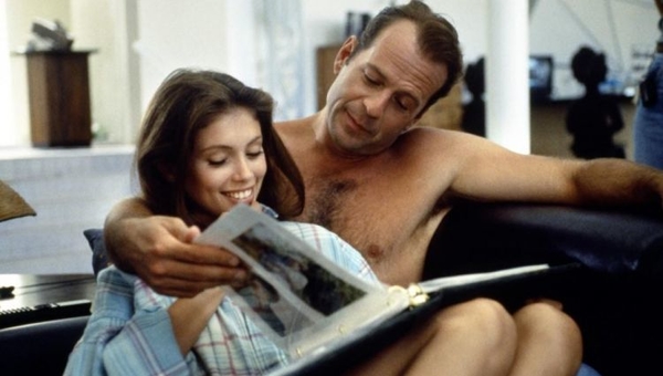 Легендарная секс сцена из кино: Цвет ночи