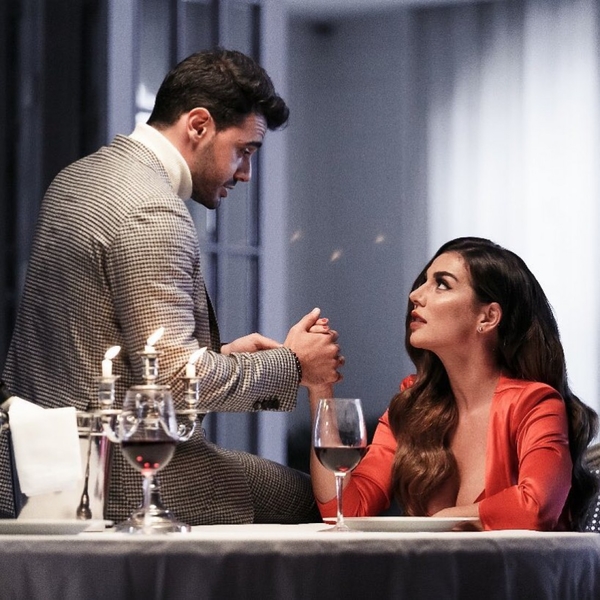 Седокова попросила прощения у актера из ее нового клипа