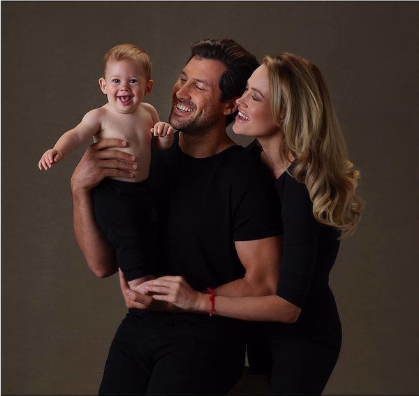 Жена Максима Чмерковского показала первые шаги их сына