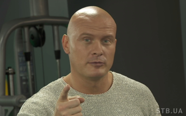 Зважені та щасливі: упражнения для груди от Вячеслава Узелкова