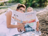 Эксперт назвала 3 правила, как читать с ребенком книжки