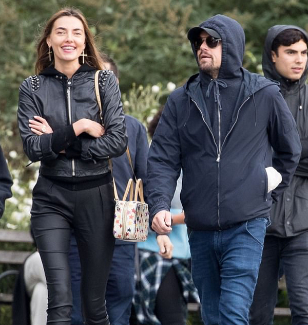 Леонардо Ди Каприо прогулялся по Нью-Йорку с украинской моделью