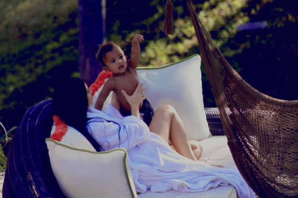 instagram.com/kimkardashian