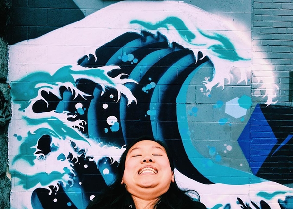 Покажи миру второй подбородок: оригинальные селфи путешественницы