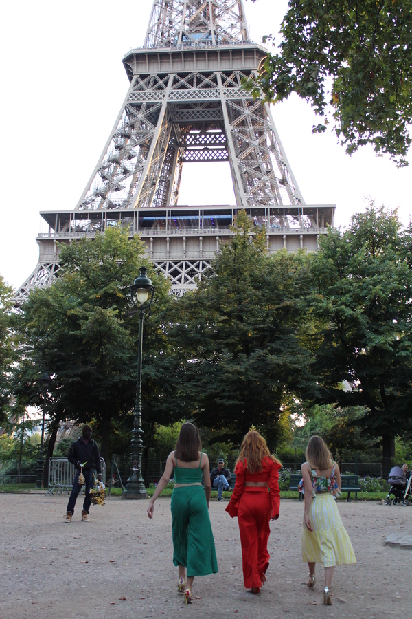 Украинская певица захватила баскетбольную площадку в Париже