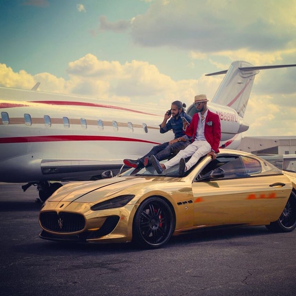 Как произвести впечатление богатого человека с помощью фото