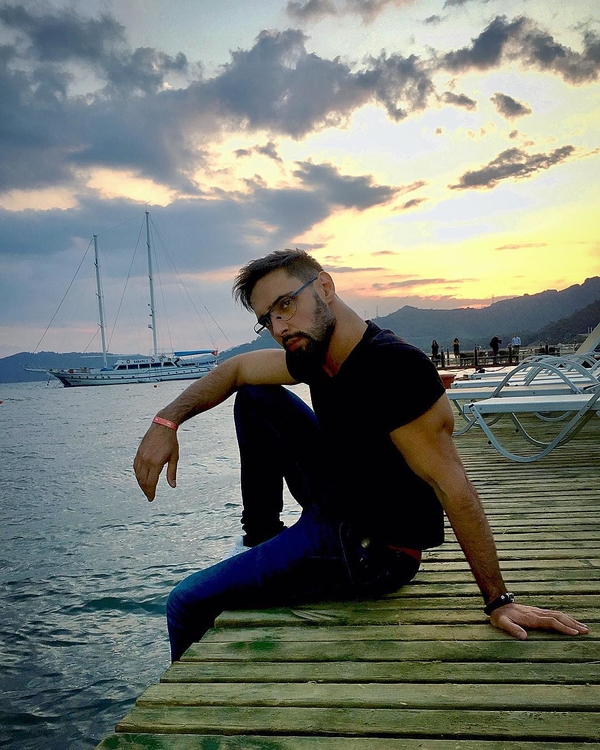 Виталий Козловский рассказал, как относится к знакомствам в интернете