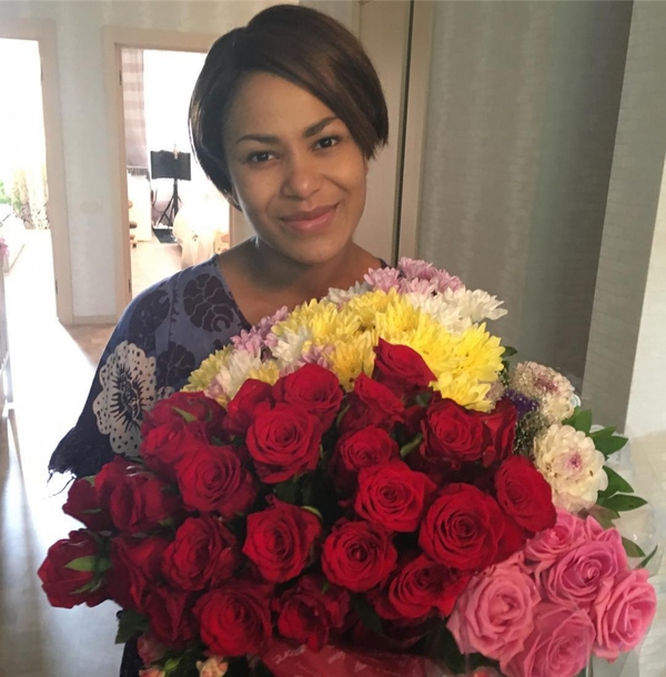 Гайтана впервые показала лицо дочери