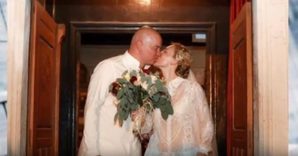 Звезда Квартала 95 обвенчался с женой после 10 лет брака