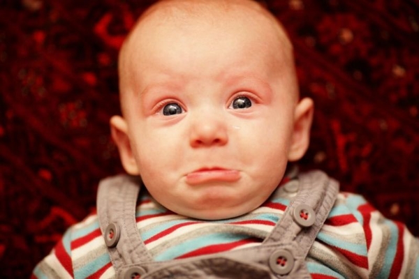 Как заставить младенца выпить лекарство: простой лайфхак