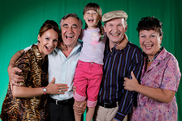 Сериал "Сваты" запретили к показу в Украине