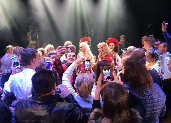 Екатерина Бужинская расплакалась во время концерта