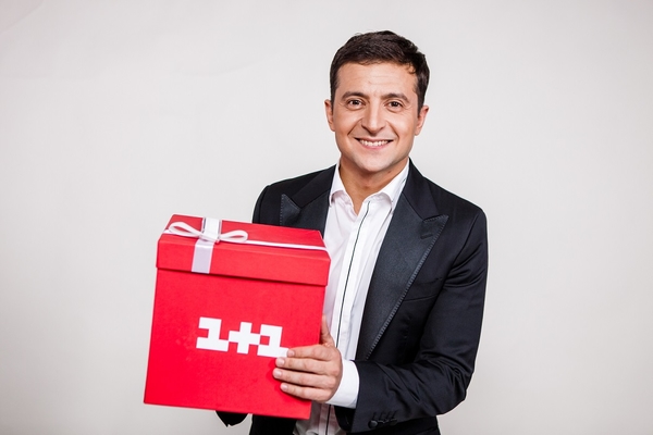 Актёры студии «Квартал 95» сняли новогодний ремейк на песню «Стиль собачки»