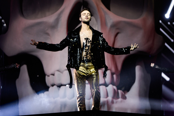 Триумф туманов: Макс Барских вновь признан «Певцом года»