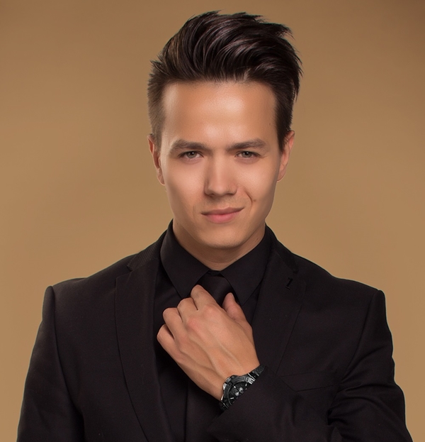 Выпускник "Х-фактора" выпустил скандальный клип "Піт-Стоп"