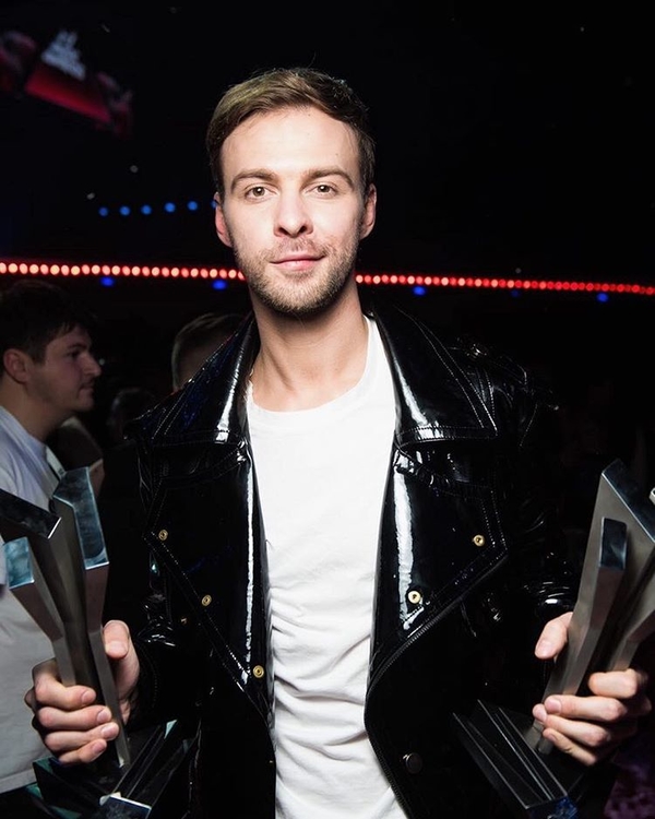 Макс Барских: Моей маме точно нужно поставить памятник при жизни