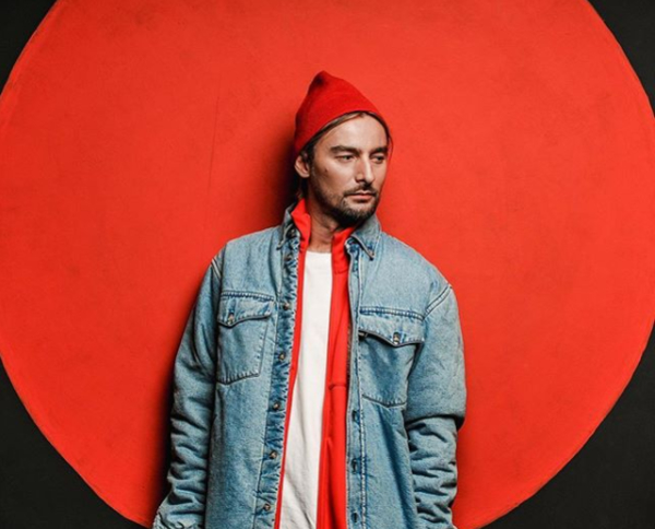 Алан Бадоев показал архивное фото