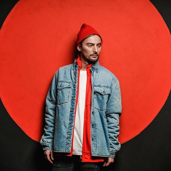 Алан Бадоев поделился школьными снимками