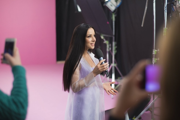 Злата Огневич презентовала необычный танцевальный трек