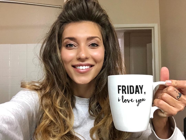 Регина Тодоренко похвасталась гибкостью своего тела