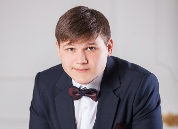 Победитель шоу "Х-Фактор" рассказал о своей непокорной любви