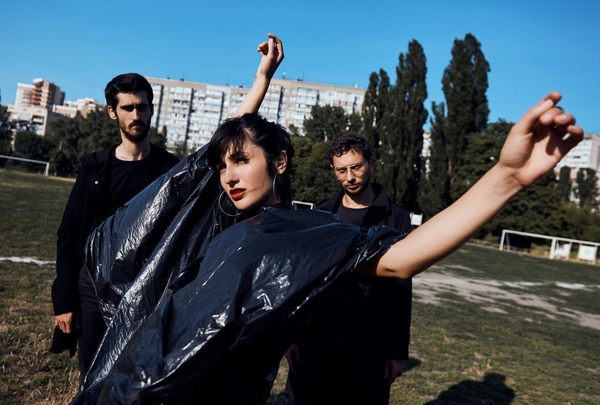 Украинская группа YEYO выпустила новый сингл