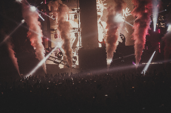 Самый дорогой диджей мира DAVID GUETTA собрал в Киеве более 10 тысяч человек