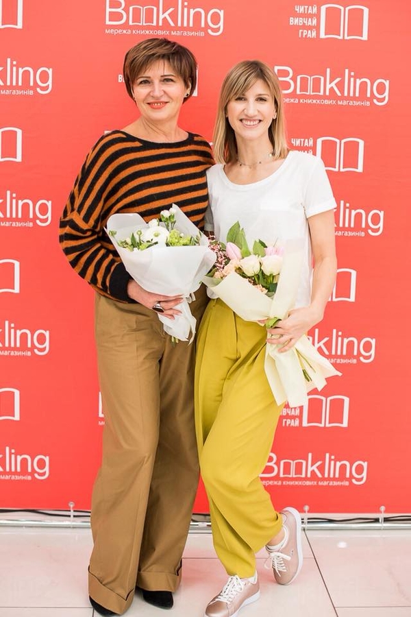 Анита Луценко и Светлана Фус представили настольную книгу для женщин