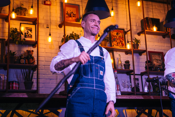 В Киеве прошёл акустический концерт Сергея Михалка