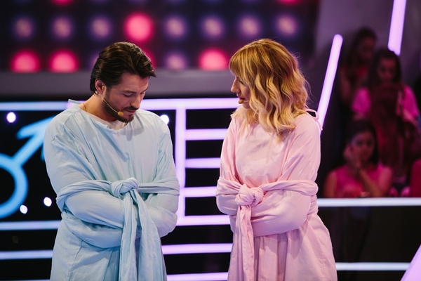 Сергей Притула и Леся Никитюк надели смирительные рубашки