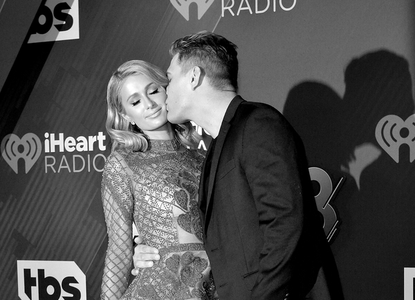 Крис Зилка назвал дату свадьбы с Пэрис Хилтон