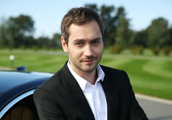 Впервые за историю шоу: Холостяк Рожден Ануси отменил церемонию роз