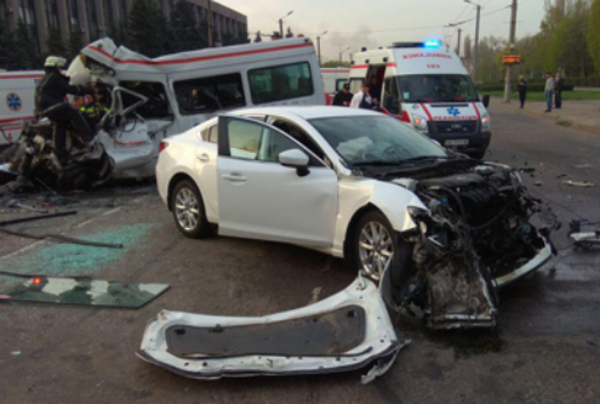 Авария в Кривом Роге: 8 человек погибли и 21 пострадал