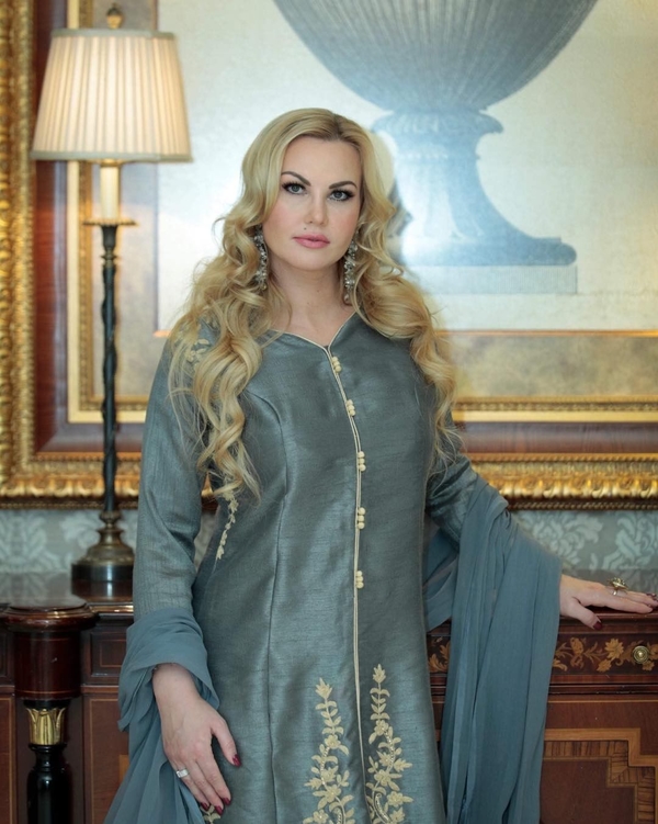 Камалия поделилась архивным фото, где ей 16 лет