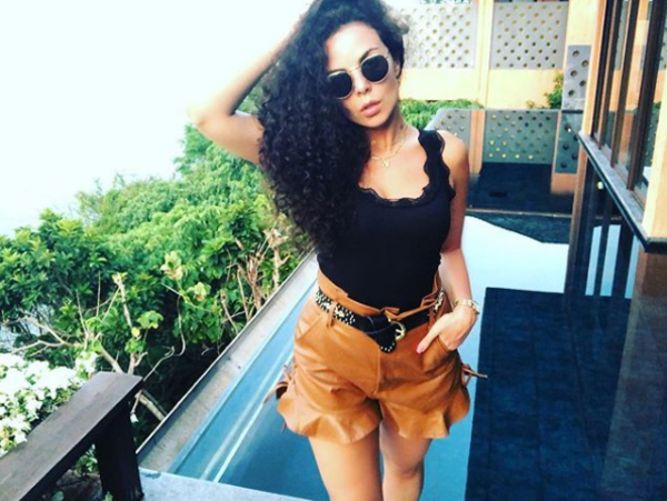 Еще больше эротики: Настя Каменских опубликовала новое откровенное фото