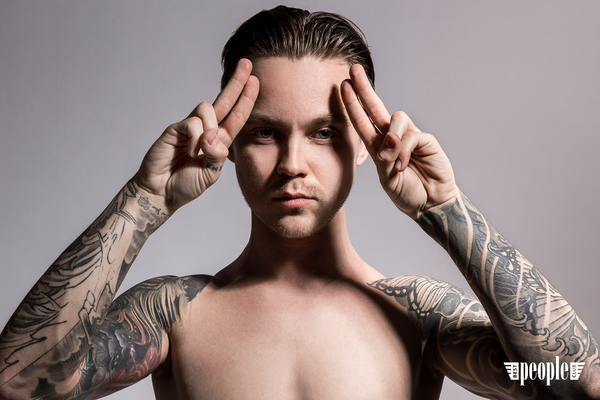 "Провинциальный"&#8203;: премьера нового сингла Артема Пивоварова