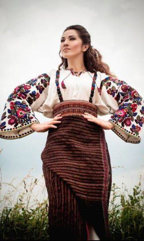 Наталка Карпа поделилась семейными секретами и рассказала о ценности вышиванки