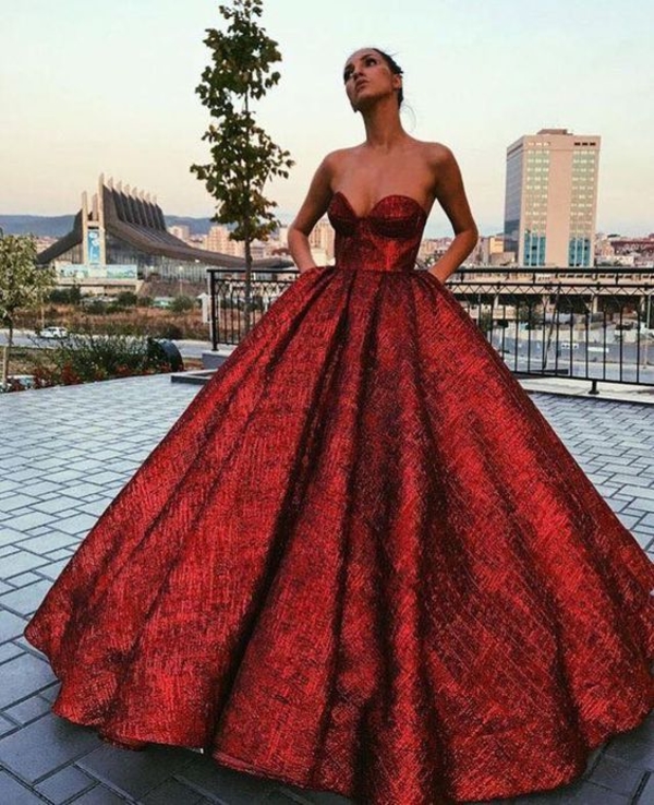 Как выбрать платье на выпускной: 6 практичных советов