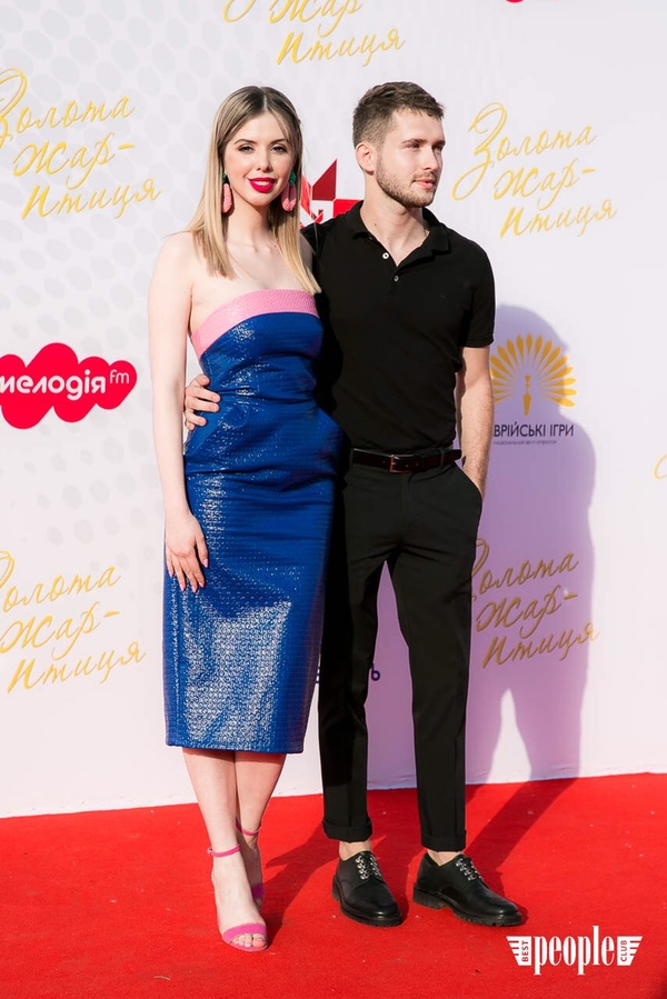 Мила Еремеева и Денис Реконвальд вместе появились на "Золотій Жар-птиці"