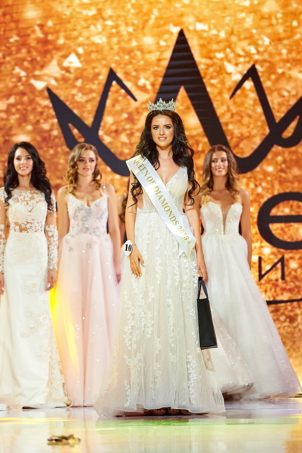 Королева Украины 2018: самые яркие образы победительницы во время финала конкурса