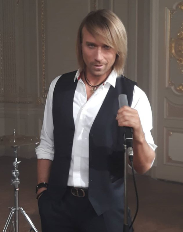 Олег Винник отреагировал на новость о смерти матери