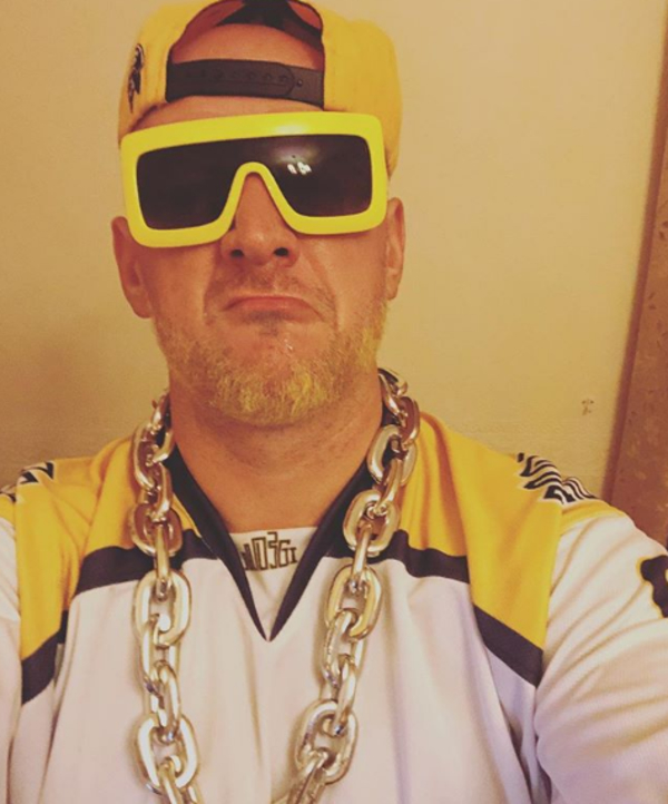 Потап предстал в образе священника