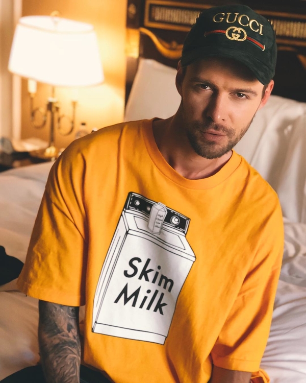 Макс Барских показал свою новую татуировку