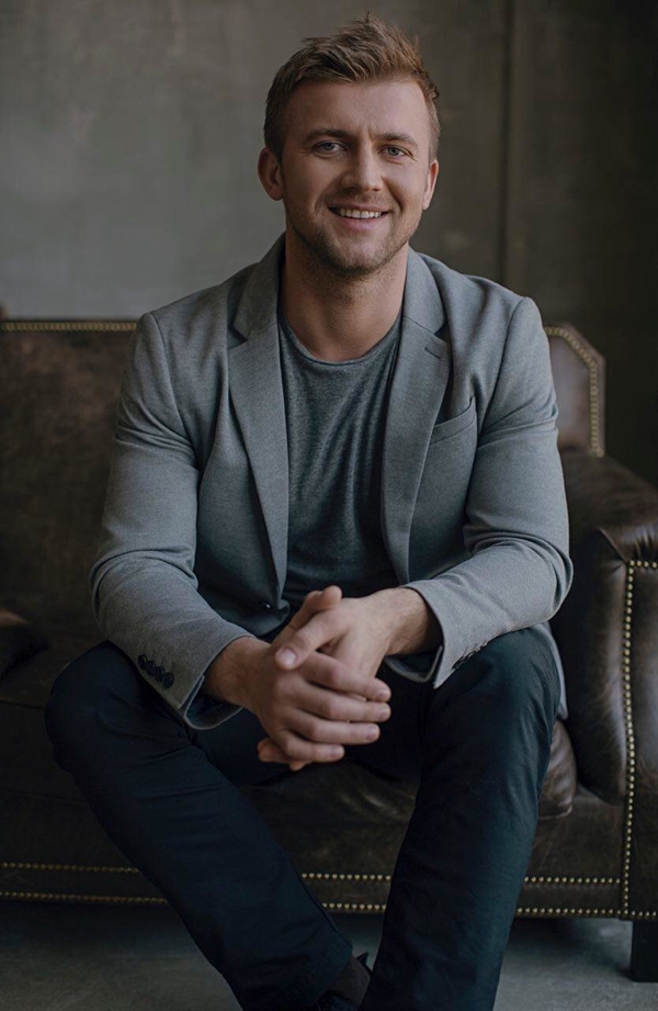 «Холостяк 9»: в новом сезоне может принять участие брат певицы Оли Цибульской