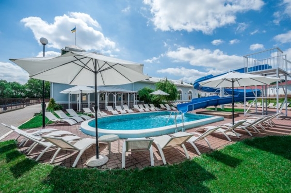 Пляжи с бассейнами в Киеве: где отдохнуть летом в столице