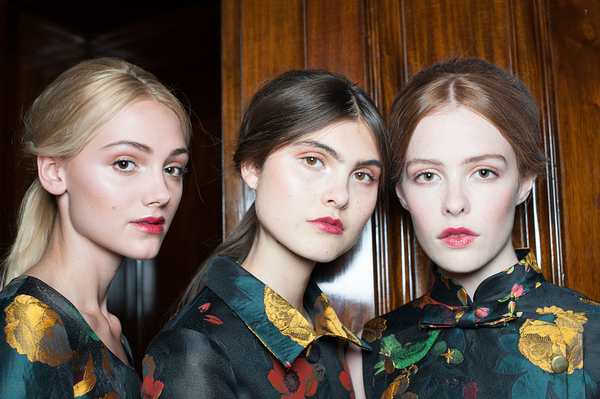 5 способов скрыть усталость на лице с помощью макияжа