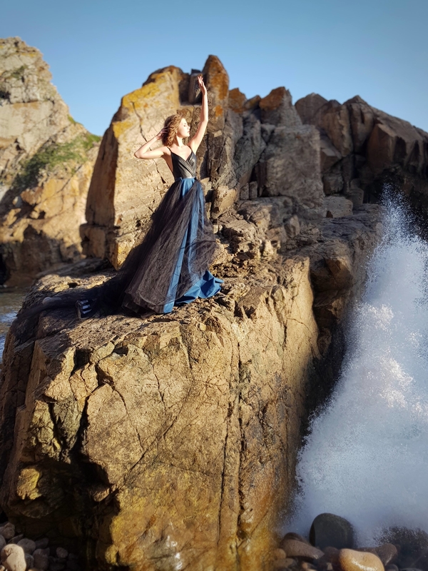 Премьера: 14-летняя Anna PETRAsh преодолела 4 000 км ради нового клипа «Колибри»