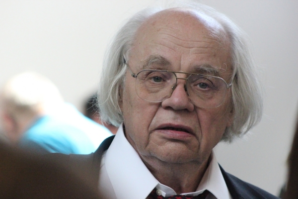 Умер Иван Драч