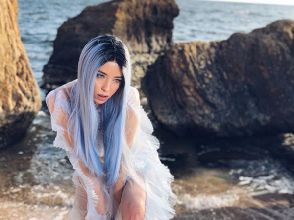 Надя Дорофеева взбудоражила фанов "голым" купальником